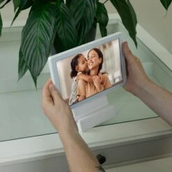 Rollei Smarter Bilderrahmen | 10" Diagonale | Wifi | Frameo App | Modell 106 Portable 33 Rollei Smarter Bilderrahmen | 10" Diagonale | Wifi | Frameo App | Modell 106 Portable -Rollei Geschaft 30295 Smart Frame WiFi 106 Portable Weiss 04 c88c9a48 2f6f 412a a083 729bb351f1fc