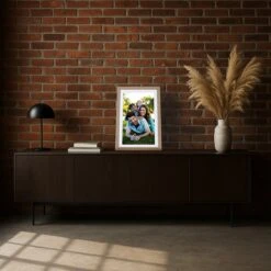 Rollei Smarter Bilderrahmen | 15,6" Diagonale | WiFi | Frameo App | Modell 152 -Rollei Geschaft 50016 Smart Frame WiFi 152 Holzoptik Eiche 03 184ca92a 45a2 4ef5 957d c12995f53d08