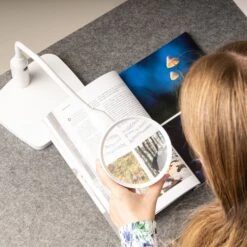 Rollei Tischlupe I Mit LED-Licht 10 Rollei Tischlupe I Mit LED-Licht -Rollei Geschaft 60328 Tischlupe LED 03