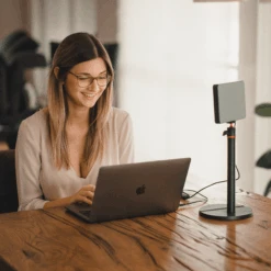 Rollei LUMIS Key Light - LED-Streaming-Licht 16 Rollei LUMIS Key Light - LED-Streaming-Licht -Rollei Geschaft Rollei LED Licht LUMIS Key Light LED Videolicht 1640169959